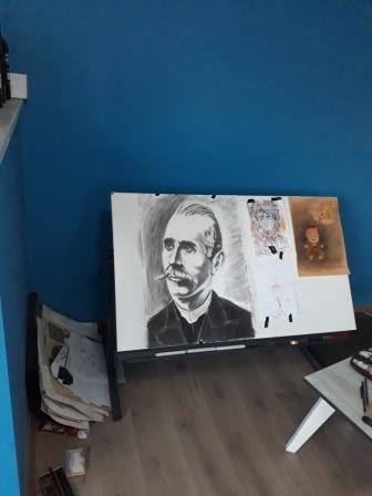 Kara kalem portre çizdirmek