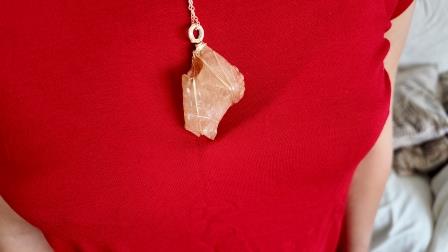 El yapımı turuncu dogal tas kolye